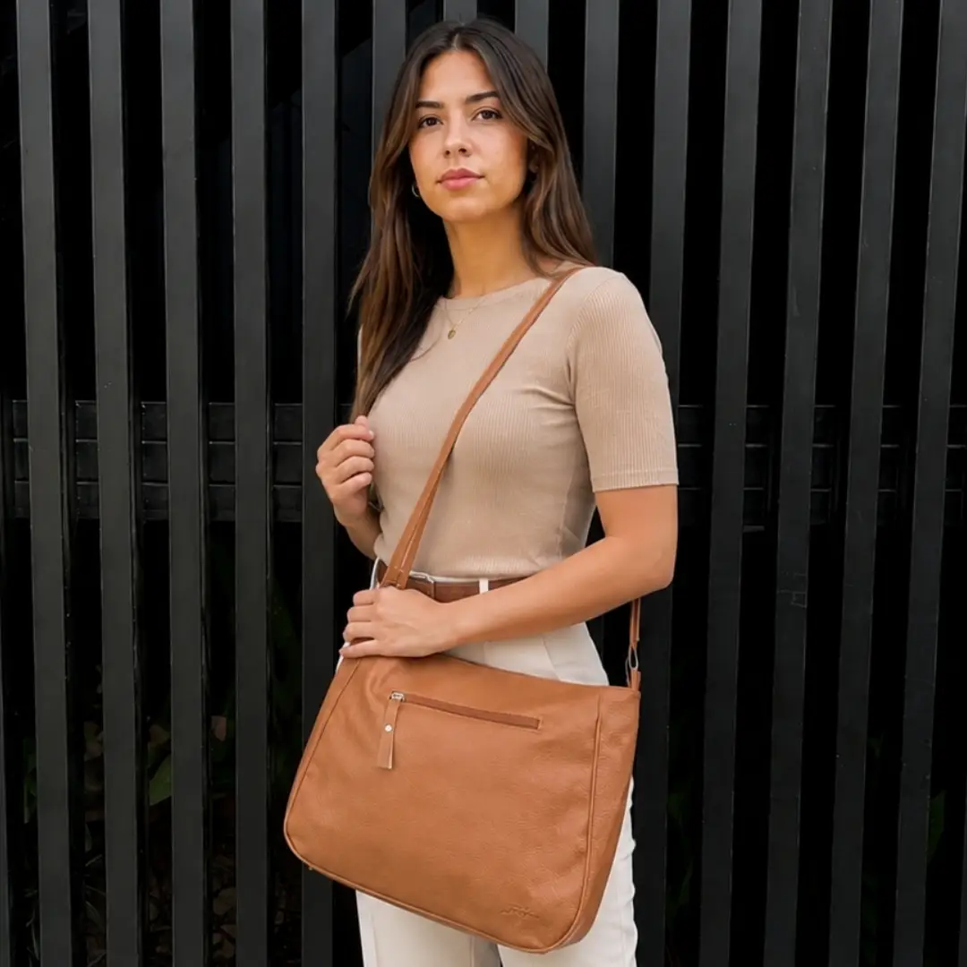 Bandolera camel simil cuero